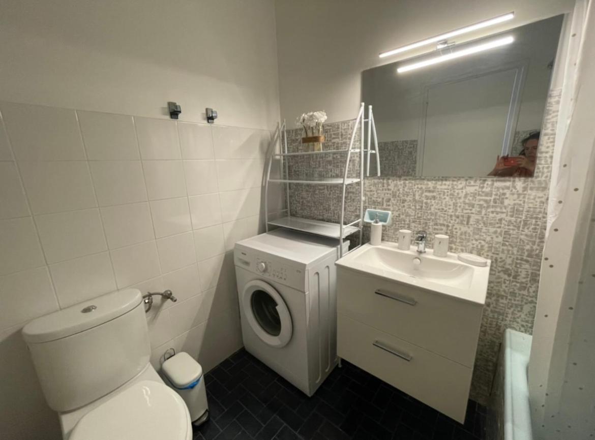 studio 2 pers , 40m2 en bord de mer avec vue mer Menton Exteriör bild