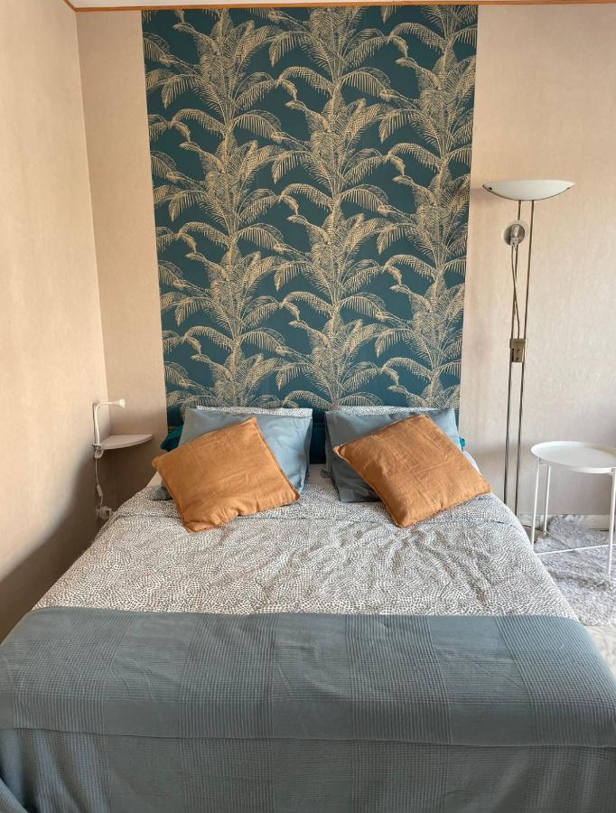 studio 2 pers , 40m2 en bord de mer avec vue mer Menton Exteriör bild