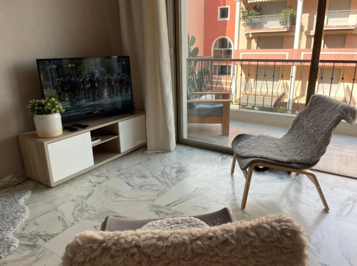 studio 2 pers , 40m2 en bord de mer avec vue mer Menton Exteriör bild