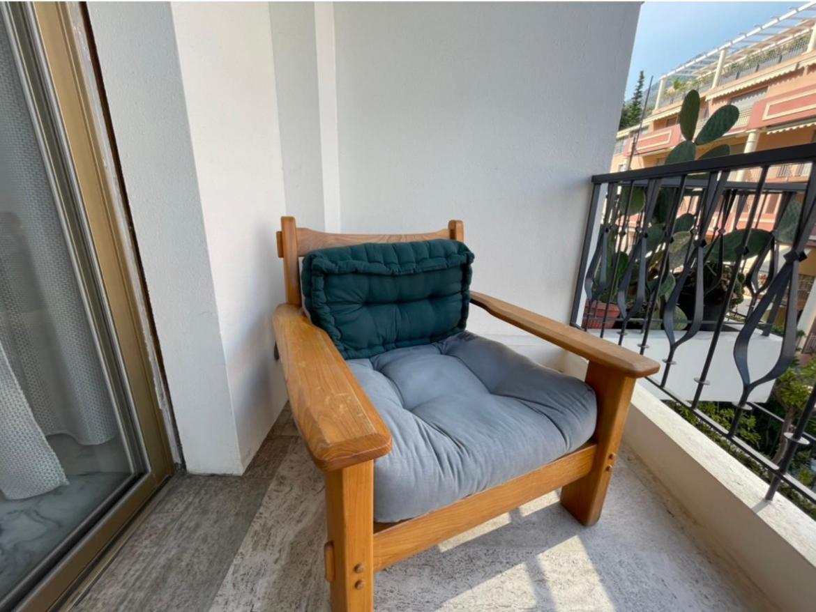 studio 2 pers , 40m2 en bord de mer avec vue mer Menton Exteriör bild