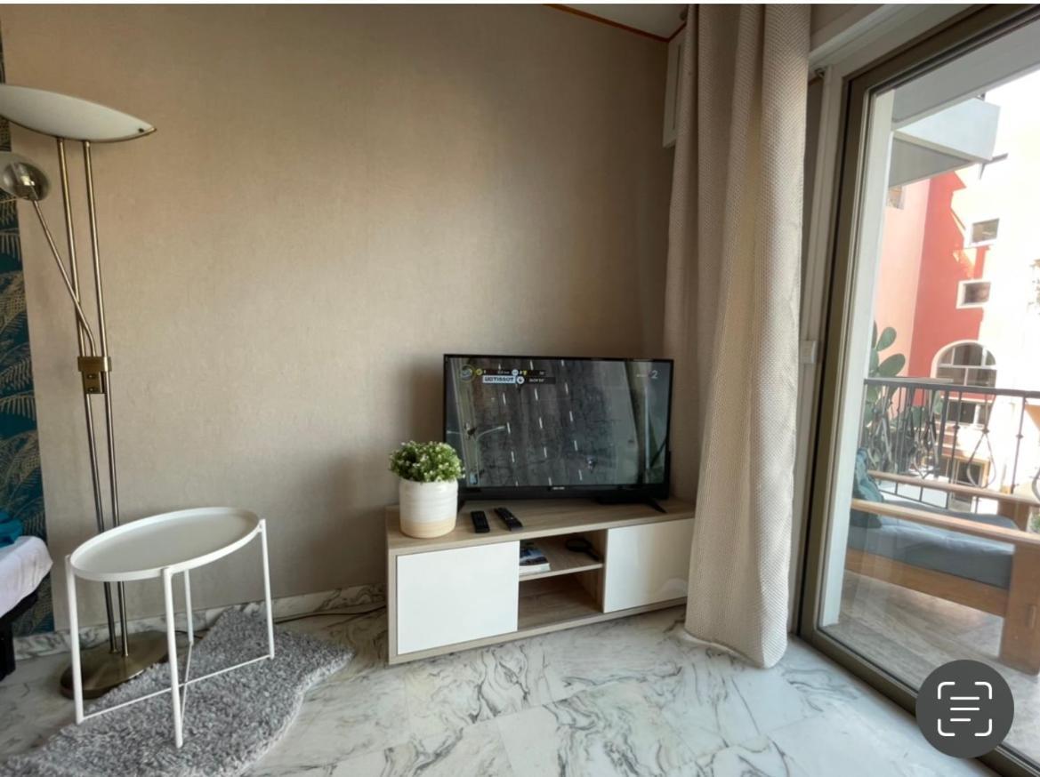 studio 2 pers , 40m2 en bord de mer avec vue mer Menton Exteriör bild